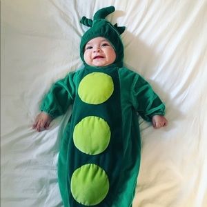 Pea pod Halloween costume. Only used 5 minutes to take a picture of him.